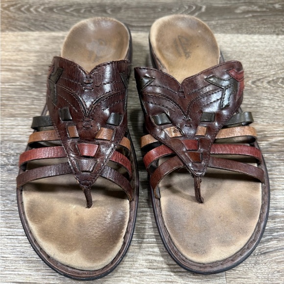 Clark's Leather Slide On Thong Sandals Sz:9M Y2K Hippie Comfort - Picture 1 of 4